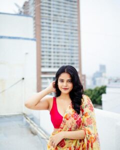 Riddhi Kumar Instagram - Saree day with @portraitsbybalvindersingh 
Make up by @jui_themakeupartist