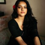 Riddhi Kumar Instagram - 🥀 Thanks for this @portraitsbybalvindersingh , in love! Make up and hair by @jui_themakeupartist Mumbai - मुंबई