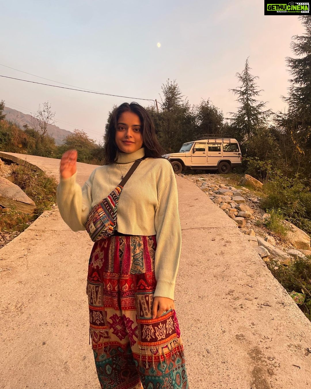 Riddhi Kumar Instagram - Trying to be more active and finding photos to post. Last year @diff.india 🏔️ Dharamsala