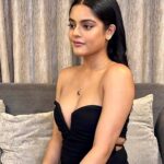 Riddhi Kumar Instagram - About last night ✨ So grateful and honoured to be a part of the @primevideoin family. Thank you so much @manish.hariprasad @vjymaurya @rainaroy6 for having me onboard and giving me this incredible character. Feeling very blue today but there’s no other color I want right now! 💙🤗 @owlet.films MUA @jui_themakeupartist National College Bandra