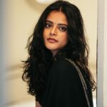 Riddhi Kumar Instagram - Thank you for these 🌙 Photo by @portraitsbybalvindersingh Make up and hair by @jui_themakeupartist Thanks for organising this @vasudhagroverr @pooja_chaube Mumbai, Maharashtra