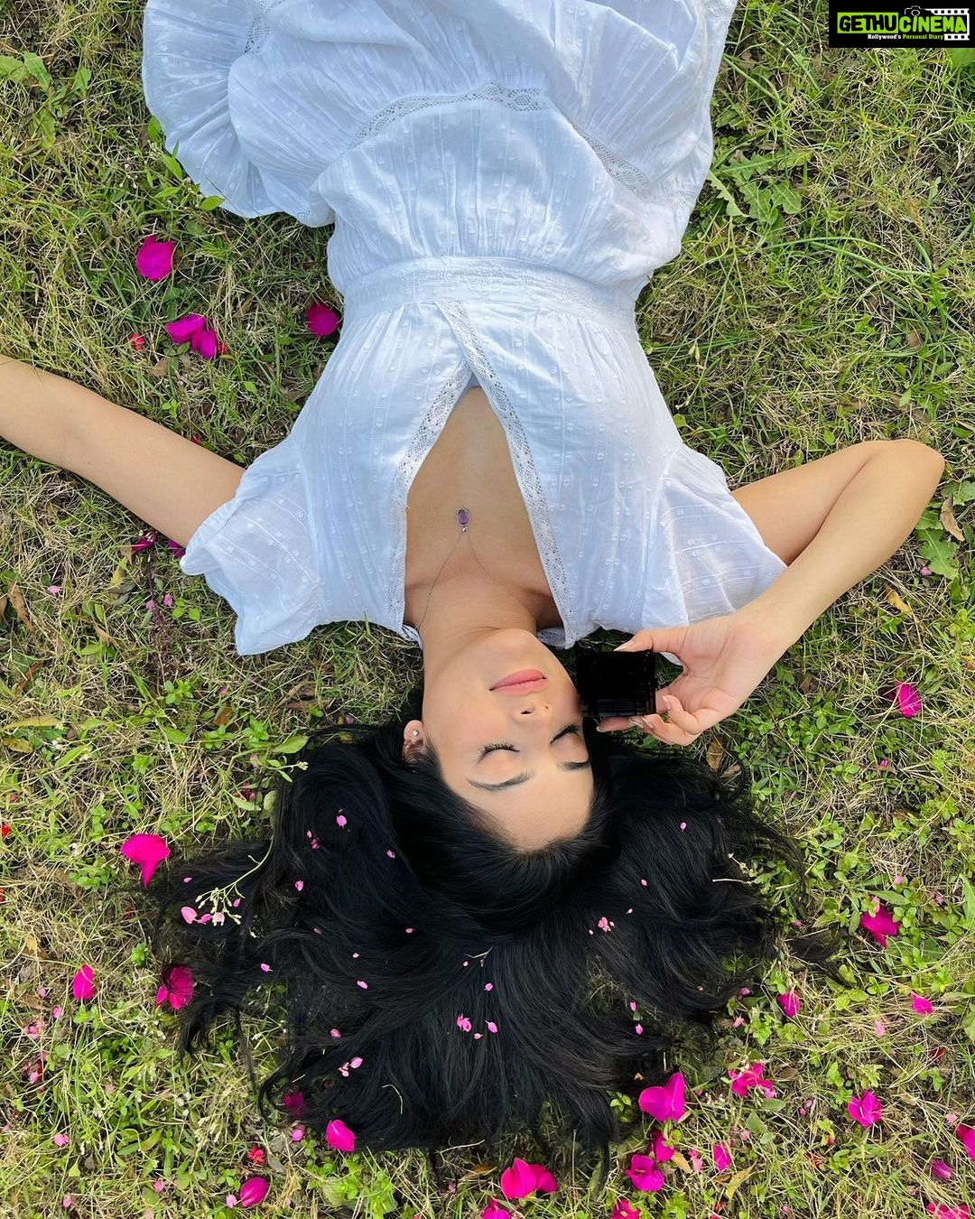 Riddhi Kumar Instagram - ‘Tis the fanciful Pisces season 🕊️