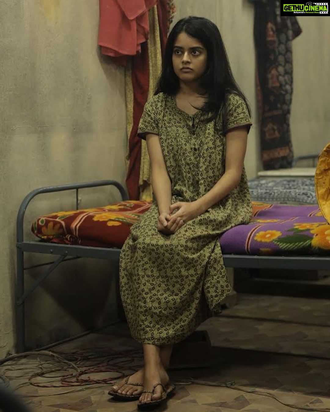 Riddhi Kumar Instagram - HOPE by Deepali. . I still remember my first day on set. I entered and Vipul sir handed me a make up remover wipe and asked me to wipe my face. Initially, I was surprised but after working with it I just realised how free it made me feel as Deepali. Post that, I never used a touch of make up on my face for the entire shooting period. It has been such a liberating and refreshing experience to be in front of the camera without a dot of make up and has only helped me in portraying her better. . Watch her beautifully heartbreaking story unfold in #human on @disneyplushotstar