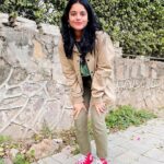 Riddhi Kumar Instagram - Excited about these new red shoes!! 👟💃🏻 प्यार करने वालों के दिल में ओर जलने वालों के दिमाग़ में
