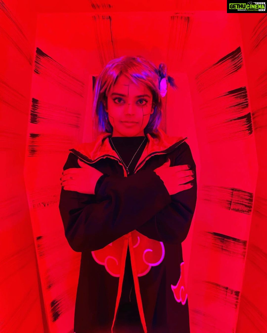 Riddhi Kumar Instagram - When Konan gets a night off 🎃 Was so excited to play this gang member from my first anime🤩 . . . . . . . . . . . . . #konancosplay #konan #konanakatsuki #konannaruto #akatsuki #akatsukicosplay #cosplay #halloweencostume #halloween #halloweencostumeideas #anime #animecosplay #animecostume