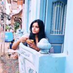Riddhi Kumar Instagram - What a lovely time it has been and thank you Maria for hosting us at your ancestral place in Kapadwanj. This house is almost like a Wada but a quirky sky blue one at that. We understood and lived through an entirely different culture and the sweetest people. I’ll always remember Rubina didi 💕 I understood that life just like a thal is served with oscillation-al mithas and kharaas. That I’m lucky enough to be surrounded by such incredible, smart, sweet and badass women and go on my first girls trip with them. From knitting down our afternoons to midnight wine goss and making mehendi from scratch. And later applying it in a hurry because I have to go back and roaming around with dried leaf paste on my feet, but the experience cannot be missed. I also had the privilege to eat traditional bohri food wherein each dish takes more than a day to be prepared and oh! What taste✨ and to see the beautiful architecture of the village while sipping onto some tangy marble soda 🥤 Thank you @serendipitous_zemblanity for hosting us in the best manner. And @srushtisirsath please move in with me asap? 💍 @azrabhagat tech me handloom! @anushasinghania lovely meeting you💕 Kapadwanj, India