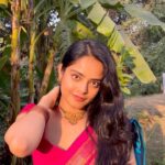 Riddhi Kumar Instagram – पुरे पुरे !
I hear my ajjis words echo as I make my way into the front yard filled with aacharis making a gazzilion flavoured faral. My cousins and I would wake up before sunrise and fight our way to secure the bathrooms or else hell would await us (quite literally) owing to narak chaturdashi. A custom wherein you go to narak if you don’t shower before sunrise on that specific day. We’d then wear our newest outfits, run and pretend to help around like adults making Kurdai and laying it flat on the charapais to dry and shout along the baby voiced purey purey. My main job was to take dads wallet and go to a local beauty store to buy gifts for everyone that we’d place during Lakshmi pujan only awaiting midnight to frantically open up these pretty presents. To make the rangoli and fill up the dias with oil and vaat.
The cows would’ve given their milk and kheer would be kheering away leaving its mellow sweetness in the deep fried kitchen air.
The evening would be spent running around checking up on the dishes being made and once in a while getting to make the last puran poli if lucky.
We’d maybe steal a bhaji or two before naivadya just to check if there’s enough salt offcourse!
My ajji, an ardent lover of her beauty sleep would stay up till 12 with the gates open awaiting the goddess’ arrival. We’d all wait outside with our shekuti under the tarmarind tree wherein we’d throw a few of these mouthwatering tangy bites only to devour a smoky juicy but burnt tamarind the following chilly morning.
Now, I travel from Mumbai to devlali where my dad is posted because everyone’s grown up and this is my current new “home I go back to”. Now I actually try and help around and instead of those huge steel drums filled with chewda that get divided between different states, my mum and I pack tupperwares. Half for me and half for her. She gives me the bigger half offcourse. This Diwali I had my random realisations of adulthood and how life changes but how some things remain the same. As Dostoevsky said “Man is a creature who can get accustomed to anything” I know now to cherish these changes as new beginnings and to understand the ever changing waves of this new city I now call home.