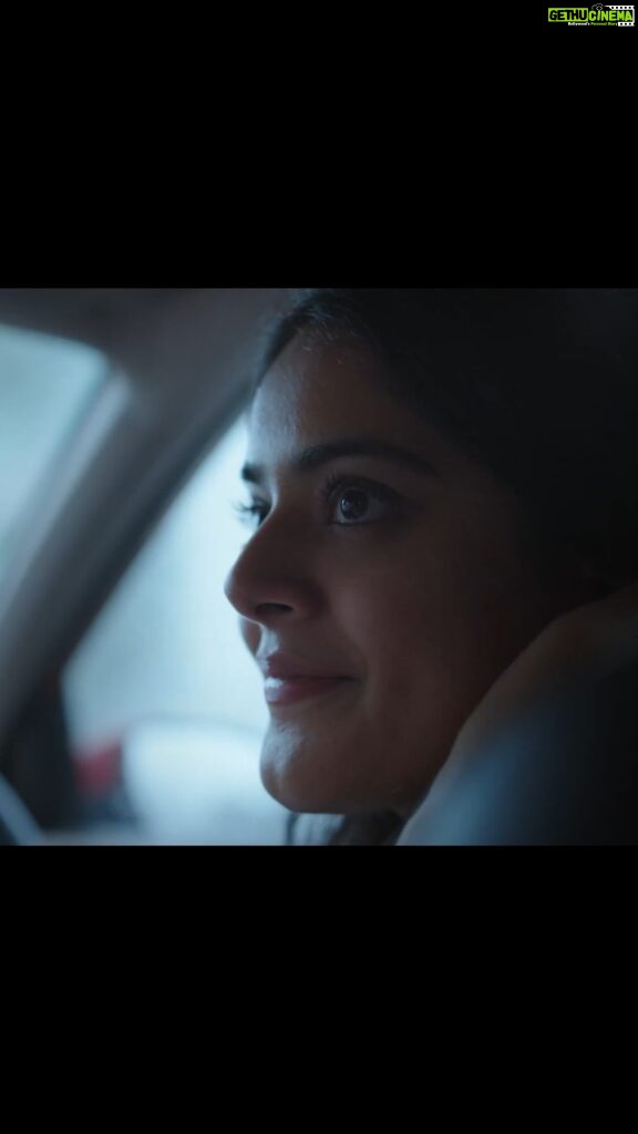 Riddhi Kumar Instagram - New one for @spotifyindia Directed by @shakunbatra . Thank you for this and it was a pleasure working with you! 🤗 Also thank you for this one @vasudhagroverr @pooja_chaube #tulsea #spotify #chaandbaaliyan