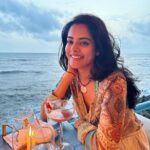 Riddhi Kumar Instagram - Sand hair, salt air 🐚 Goa India