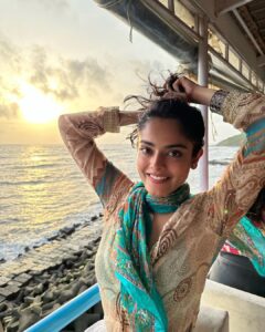 Riddhi Kumar Instagram - May every hour feel like this golden hour ✨🥂