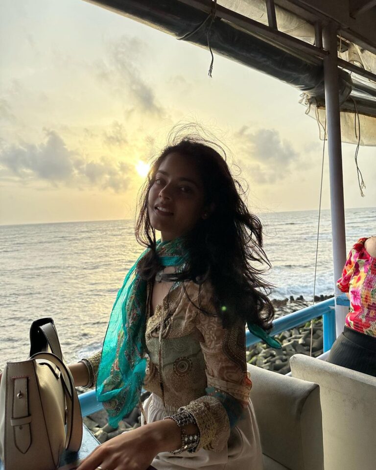 Riddhi Kumar Instagram - May every hour feel like this golden hour ✨🥂 Goa India