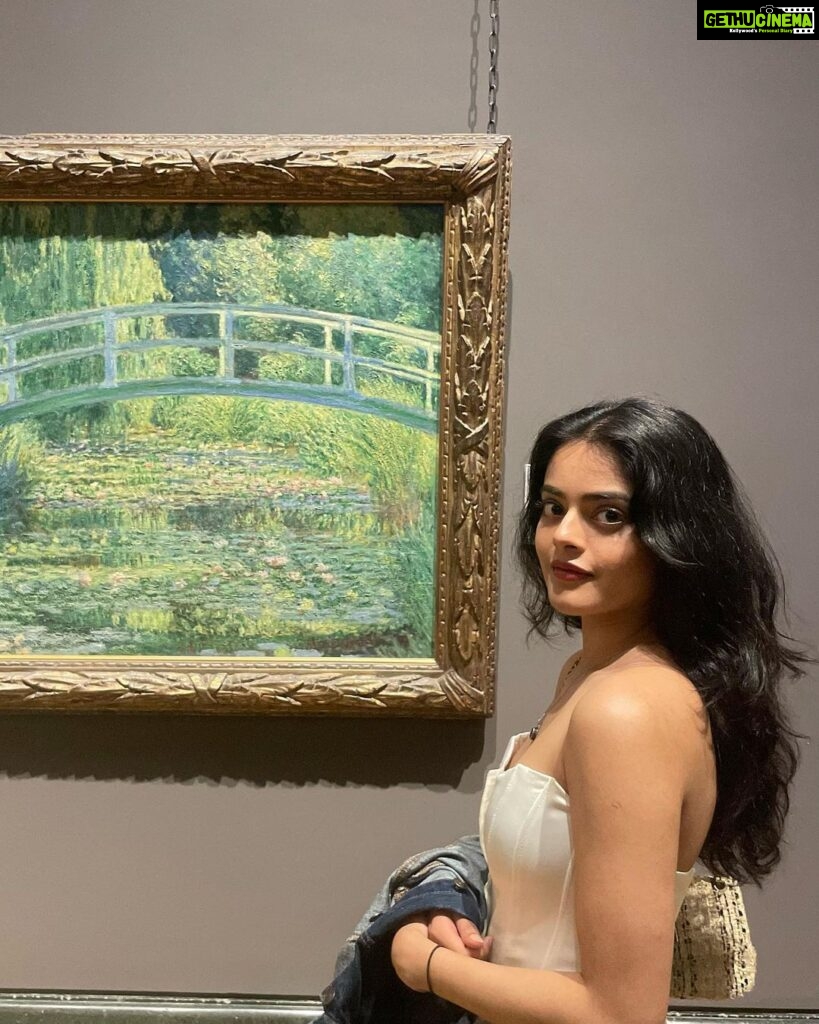 Riddhi Kumar Instagram - Chéri on top ❣ National Gallery London