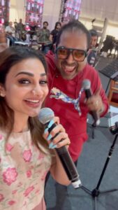 Rimi Tomy Instagram - Stage practice # keraleeyam #jayam event #mjayachandran 
Today 6 pm tvm central stadium 
Welcome all of u

@shankar.mahadevan 
@madhubalakrishnanofficial 
@sitharakrishnakumar 
@mjayachandranmusiczone#
@harisankar_ks 
@rajalakshmyofficial #