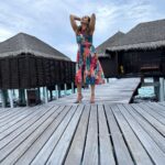 Rimi Tomy Instagram - Life begins at 40❤️❤️🤷‍♀️🥰🥰🥰🤷‍♀️ Im not 40,im 18 with 22 years of experience ❤️ എന്നൊക്കെ പറഞ്ഞാലും 40 വയസ്സായി മക്കളേ 😀🤗🤗 Maldives