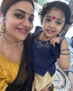 Rimi Tomy Instagram - Happy Onam❤️❤️❤️❤️
എല്ലാരും സദ്യ ഒക്കെ കഴിച്ചു  കഴിഞ്ഞോ 😍😍??

@pranatistyles