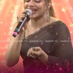 Rimi Tomy Instagram - തങ്കത്തോണി തെന്മലയോരം കണ്ടേ 😍#nostalgia #songs #90s # @rameshpisharody @actorjayaram_official @kschithra @amritatv @therealurvasi