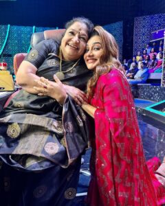 Rimi Tomy Instagram - Watch today's idea star singer 7.30 pm
@asianet 
With my chitra Chechi ,vidu n sithu❤️

@kschithra 
@vidhuprathap_official 
@sitharakrishnakumar