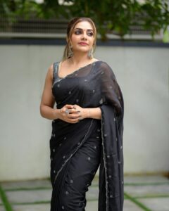Rimi Tomy Instagram - ❤️❤️❤️‍🩹

@goodwillcollectionskerala 
@sabarinathk_ 
@teresadesigners 
@shoshank_makeup