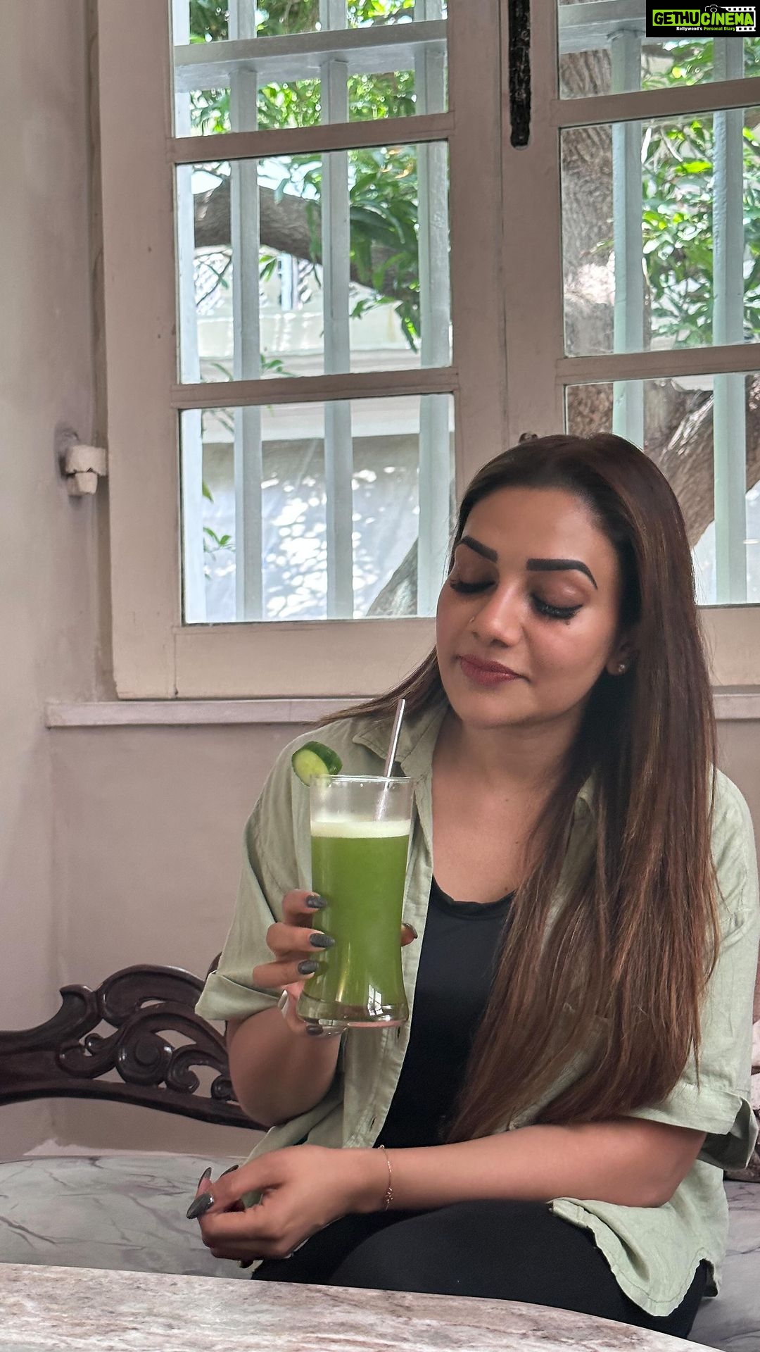 Rimi Tomy Instagram - Watch pondicherry food vlog in rimitomy official YouTube channel 😎😋😋enjoy Link in bio🥰