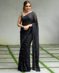 Rimi Tomy Instagram - ❤️❤️❤️‍🩹

@goodwillcollectionskerala 
@sabarinathk_ 
@teresadesigners 
@shoshank_makeup