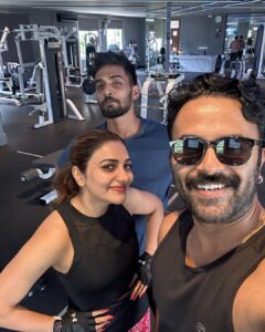 Rimi Tomy Instagram - Helooo Gym friend mr.sanju😃😎

@sanjusivram ✌️
@_hab_eeb_
@darc1fitness