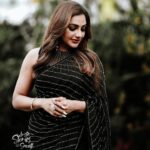 Rimi Tomy Instagram – An exquisite saree for a glamorous look
Black Beauty❤️❤️❤️

@fatiz_official 
@mukeshmuralimakeover 
@doms.2010 
@priya_anokhi_
@insta_stories_of_sarath Mazhavil Manorama Studio