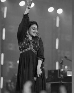 Rimi Tomy Instagram - ...❤️❤️stage is my first love 

📸  by @njan_karthikeyann 

Styling: @rashmimuraleedharan 
Wearing: @ladies_planet_ 
Jewellery: @ladies_planet_rental_jewellery
Make up:@shoshank borodoi
