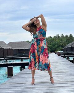 Rimi Tomy Instagram - Life begins at 40❤️❤️🤷‍♀️🥰🥰🥰🤷‍♀️
Im not 40,im 18 with 22 years of experience ❤️
എന്നൊക്കെ പറഞ്ഞാലും 40 വയസ്സായി മക്കളേ 😀🤗🤗