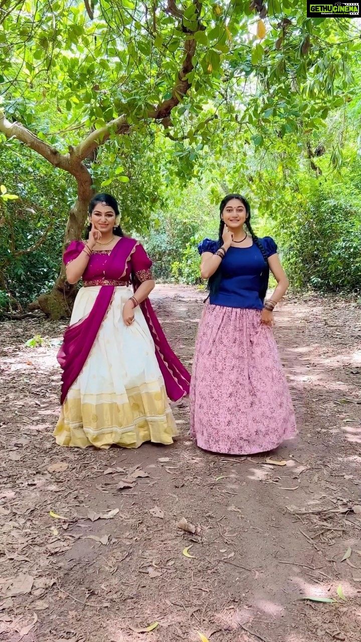 Rini Raj Instagram - ❤️ . . . 📸 @thereal_vishnu_ ❣️ 👗 @aalaadesigners ❣️