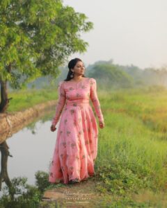 Rini Raj Instagram - 🌳💕 
.
.
.
📸 @nandagopan_photography ❣️
👗 @avanthikaboutique ❣️