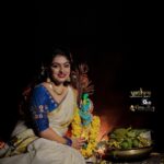 Rini Raj Instagram – വിഷു ആശംസകൾ ✨
.
.
.
Costume : @asthra__by_dr.vinitha_vipin 
Project designer : @nidhinrajofficial____ 
Photography : @aadhi_photomakers 
Makeover : @neenzbridalmakeovers 
Art : @vipin_fe007 
Video : @_grenedi 
Still : @vijith_photography_tvm