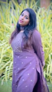 Rini Raj Instagram - 🍁
.
.
.
📸 @ribi_raj ❣️