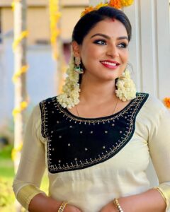 Rini Raj Instagram - 🍃✨
.
.
.
👗 @asthra__by_dr.vinitha_vipin ❣️

📸 @arunnair_blpm ❣️
