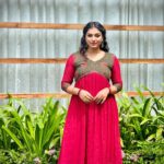 Rini Raj Instagram - ❤️ . . . 👗 @kurtizworld_online ❣️