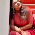 Rini Raj Instagram - എൻ ആശകൾ തൻ മൺതോണിയുമായ് തുഴഞ്ഞരികെ ഞാൻ വരാം ❤️