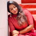 Rini Raj Instagram - എൻ ആശകൾ തൻ മൺതോണിയുമായ് തുഴഞ്ഞരികെ ഞാൻ വരാം ❤️