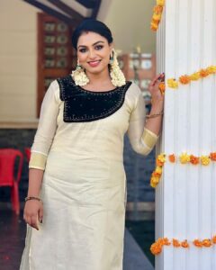 Rini Raj Instagram - 🍃✨
.
.
.
👗 @asthra__by_dr.vinitha_vipin ❣️

📸 @arunnair_blpm ❣️
