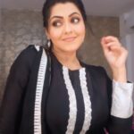 Rinku Ghosh Instagram - Never hate jealous people. They are jealous because they think you are better than them.😉 #reels#instagramreels#reelitfeelit#reelkarofeelkaro#meme#funnymemes