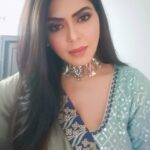 Rinku Ghosh Instagram - Toa batao jyada dimaag kis k paas hai 🤨 #reels#reelkarofeelkaro#reelitfeelit#instagramreels#funnyreels#funny#meme#comedy#likeforlikes