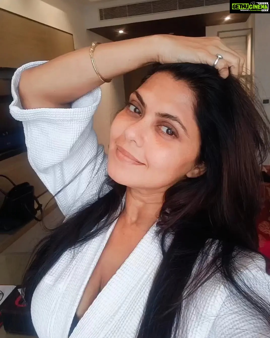 Rinku Ghosh Instagram - Promising to put myself on top of my to-do list today..❤️ #instagood#instadaily#picoftheday#likeforlikes
