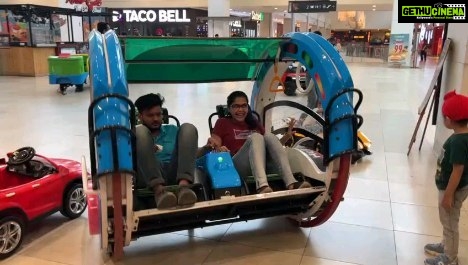 Rinku Ghosh Instagram - Dil toa bachaa hai ji... 🤗🤗🤗🤗 #instagood#instadaily#reelkarofeelkaro#reelitfeelit#fun#childhood#likeforlikes