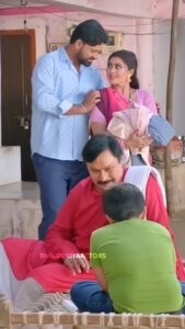 Rinku Ghosh Instagram - ससुर जी के लक्ष्मी Follow by @bhojpuriyaactors #bhojpuriyaactors #BhojpuriyaActor #reelsinstagram #Reels #Bhojpurisong India