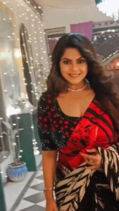 Rinku Ghosh Instagram - My affair with saaree ❤️❤️ #instagood#instagramreels#reelkarofeelkaro#reelitfeelit#indianwear