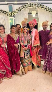 Rinku Ghosh Instagram - Hey From the Mehta Family ❤️
@rinkughosh_official @gautamvigim @sachdeva.aarchi @neharana03 @balwinderkaur217 @ahlawatuttam @sargunmehta @ravidubey2312 @dreamiyata @colorstv @tellychakkar 
.
.
#trending #trendingreels #viralvideos #viralreels #instagramreels #instagram #instagood