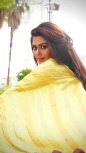 Rinku Ghosh Instagram - Woman song with my kinda flavour 😉
#instagramreels#instagood#instadaily#reelitfeelit#reelkarofeelkaro#actorslife
