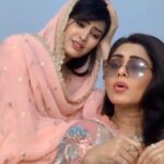 Rinku Ghosh Instagram - Ab rishta jood gaya hai, nibhani toa padegi 😬 #instagramreels#reelkarofeelkaro#reelitfeelit#instagood#instadaily#comedy#funnyreels#likeforlikes#comments