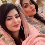 Rinku Ghosh Instagram - Mujhe bhi pout aata hai 😝@sachdeva.aarchi Some Masti time between the shots on the set of Junooniyat