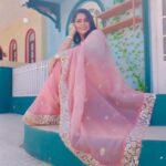 Rinku Ghosh Instagram - 🩷🩵 Thank you @aditi_k1307 for this beautiful reel #instagood#instagramreels#reelkarofeelkaro#reelitfeelit#workmode#actorslife