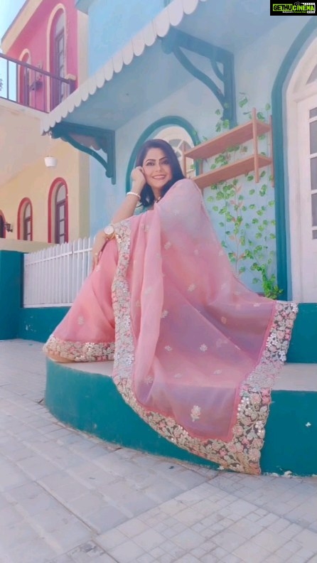 Rinku Ghosh Instagram - 🩷🩵 Thank you @aditi_k1307 for this beautiful reel #instagood#instagramreels#reelkarofeelkaro#reelitfeelit#workmode#actorslife