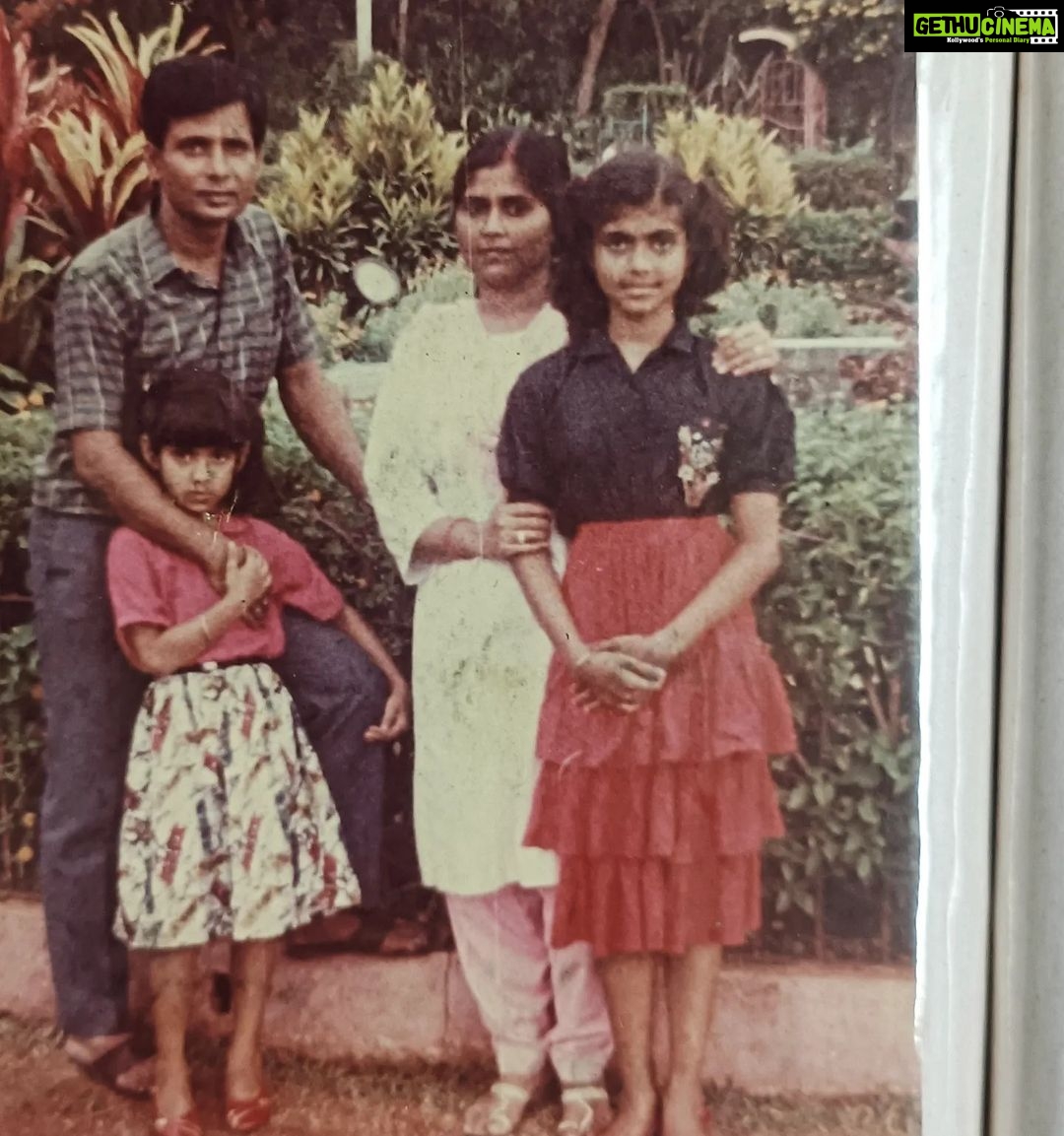 Rinku Ghosh Instagram - Just went through this old pic.. Relived those innocent days. Thought of sharing with my insta family🤗🤗 #memories#picoftheday#instagood#likeforlikes